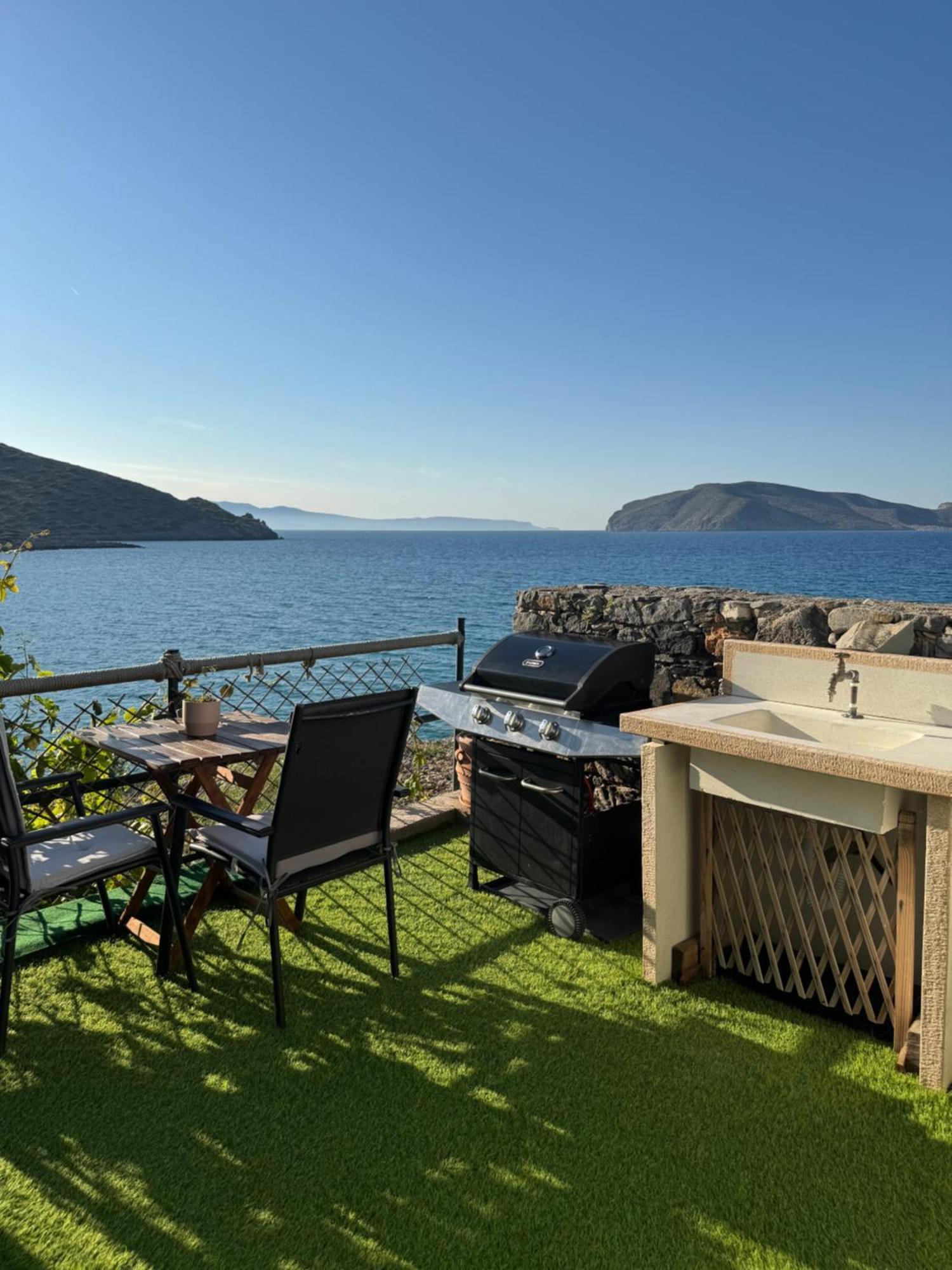 Tholos Alexandra'S Beachfront House Kavoúsion Esterno foto