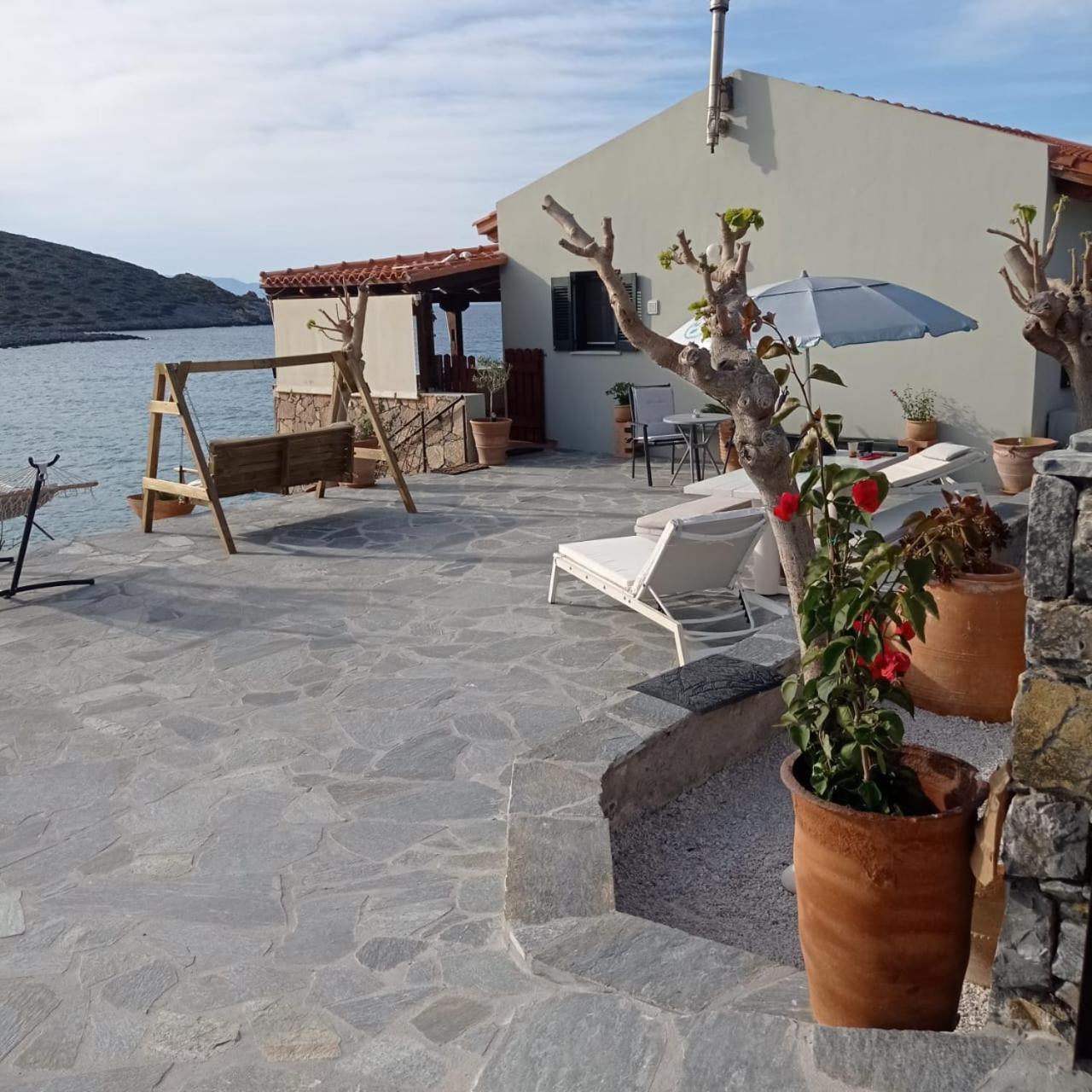 Tholos Alexandra'S Beachfront House Kavoúsion Esterno foto